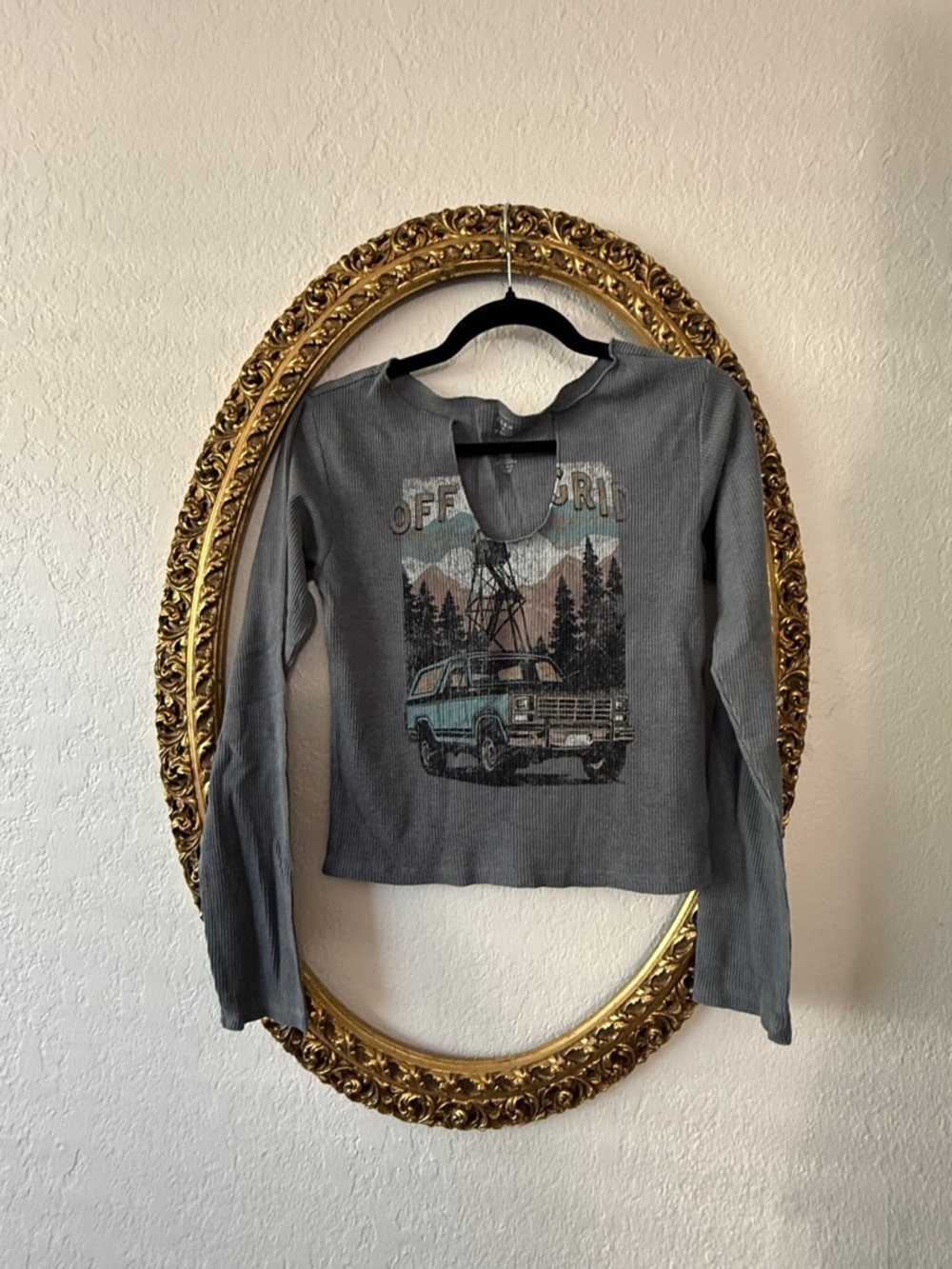 CLEO + WOLF Gray and Teal Bronco Graphic Long Sleeve Thermal Top
